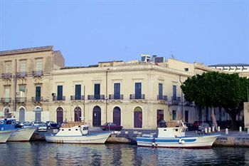 L'approdo Delle Sirene Syracuse