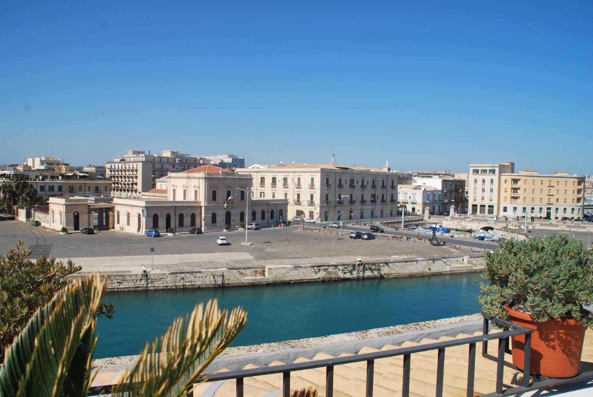 L'approdo Delle Sirene Syracuse